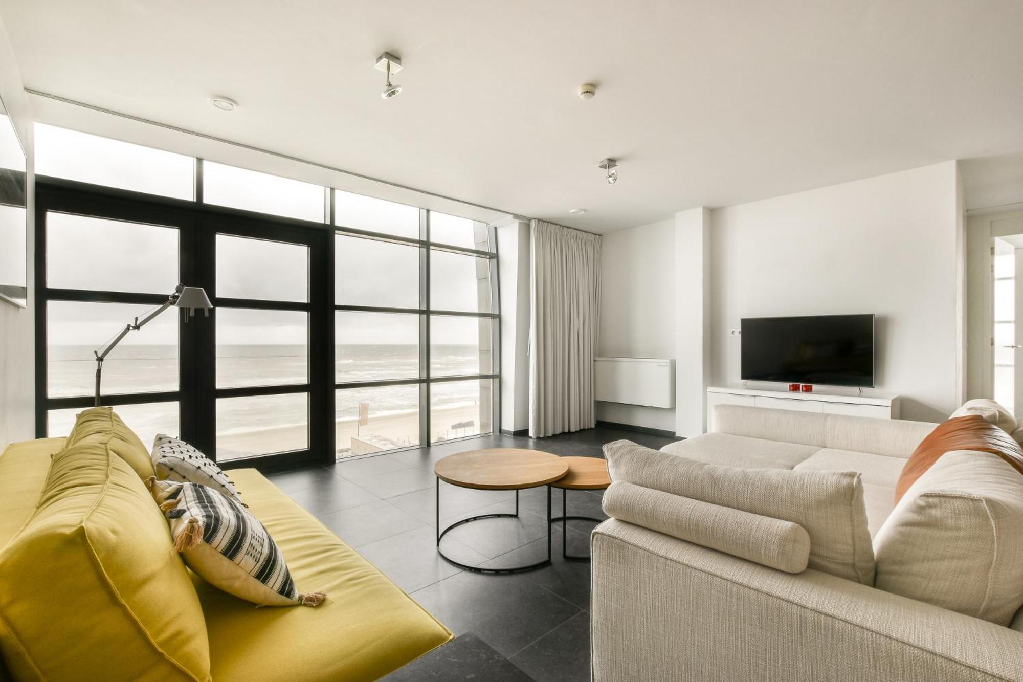 Appartement Met Frontaal Zeezicht In Блумендал Екстериор снимка