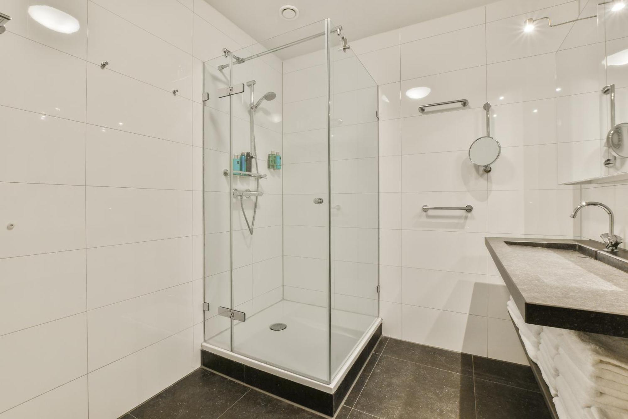 Appartement Met Frontaal Zeezicht In Блумендал Екстериор снимка